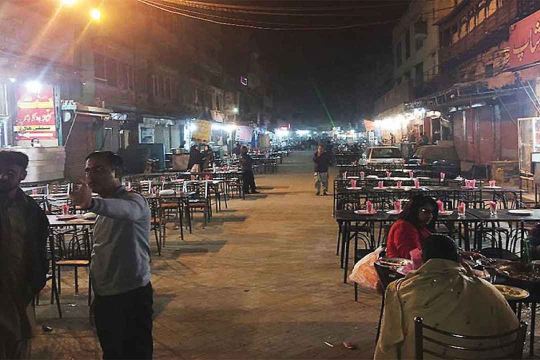 GAWALMANDI FOOD STREET LAHORE_11zon