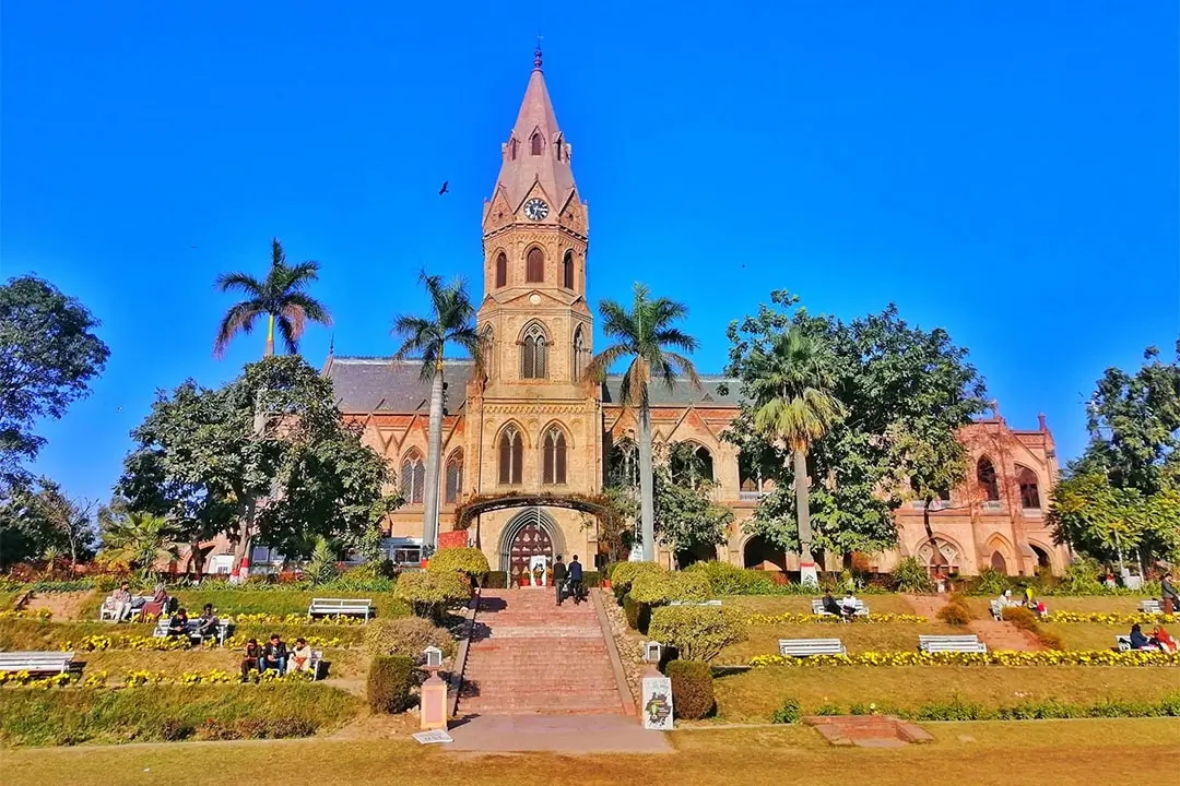 Government college Lahore (GCU)